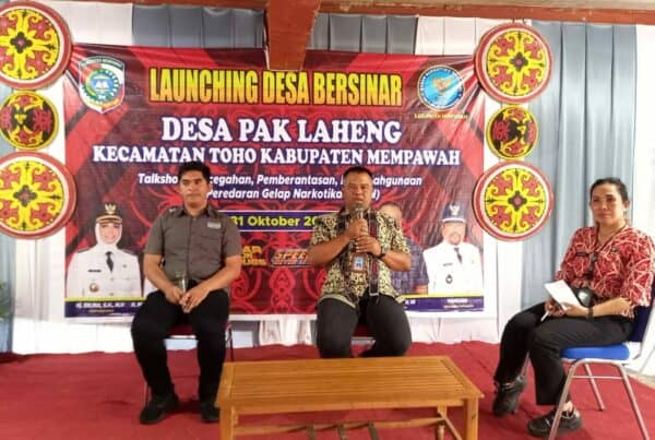 Kepala BNN Kabupaten Mempawah Menghadiri Kegiatan Talkshow P4GN pada Launching Desa Bersinar Desa Pak Laheng Kepala BNN Kabupaten Mempawah Menghadiri Kegiatan Talkshow P4GN pada Launching Desa Bersinar Desa Pak Laheng