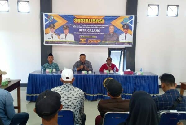 Kepala BNN Kabupaten Mempawah memenuhi undangan menjadi narasumber dalam kegiatan Sosialisasi P4GN di Desa Galang Kecamatan Sungai Pinyuh.