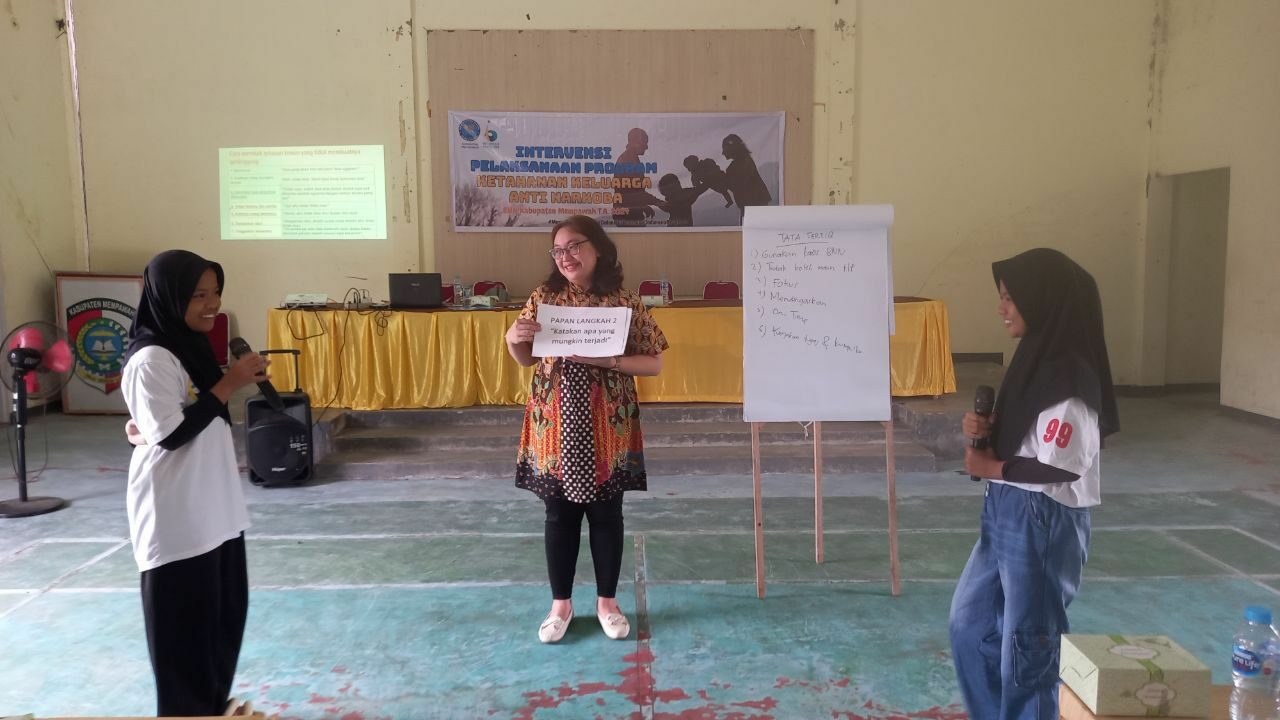 BNN Kabupaten Mempawah melaksanakan Intervensi Pelaksanaan Program Ketahanan Keluarga Anti Narkoba BNN Kabupaten Mempawah melaksanakan Intervensi Pelaksanaan Program Ketahanan Keluarga Anti Narkoba
