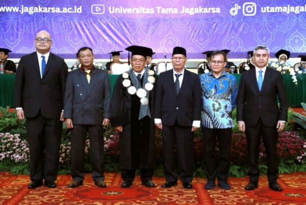 Sesama BNN RI Sampaikan Orasi Ilmiah Pada Wisuda Ke-XVII Universitas Tama Jagakarsa