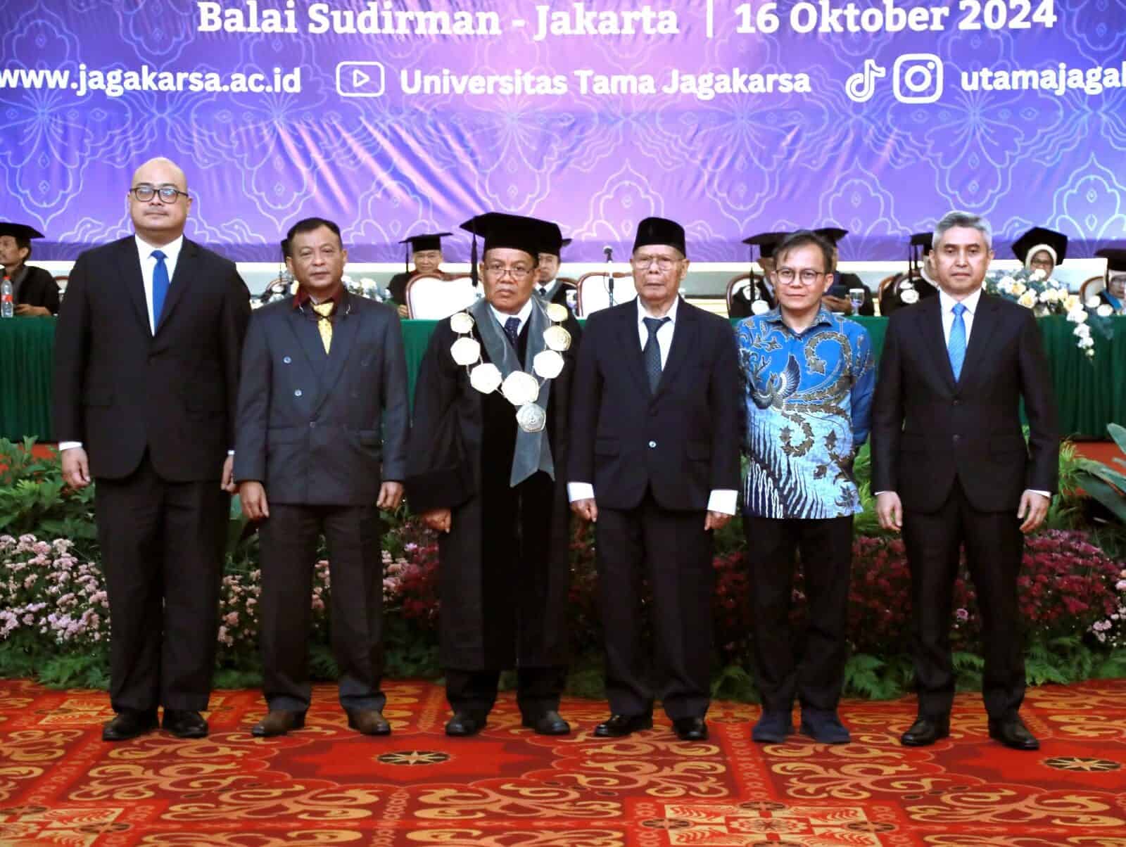 Sesama BNN RI Sampaikan Orasi Ilmiah Pada Wisuda Ke-XVII Universitas Tama Jagakarsa Sesama BNN RI Sampaikan Orasi Ilmiah Pada Wisuda Ke-XVII Universitas Tama Jagakarsa